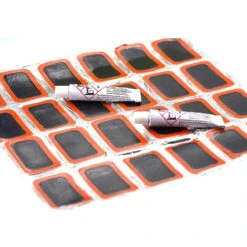 24 Rustines Rectangulaire + 2 Tubes De Colle -Magasin De Vélos Zefal 24 rustines rectangulaire 2 tubes de colle 2