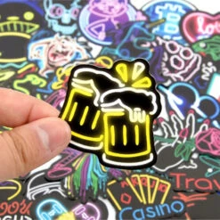 50 Autocollants FLUO Pour La Sécurité De L'enfant à Vélo -Magasin De Vélos Zefal 50 autocollants fluo pour la securite de l enfant a velo 3