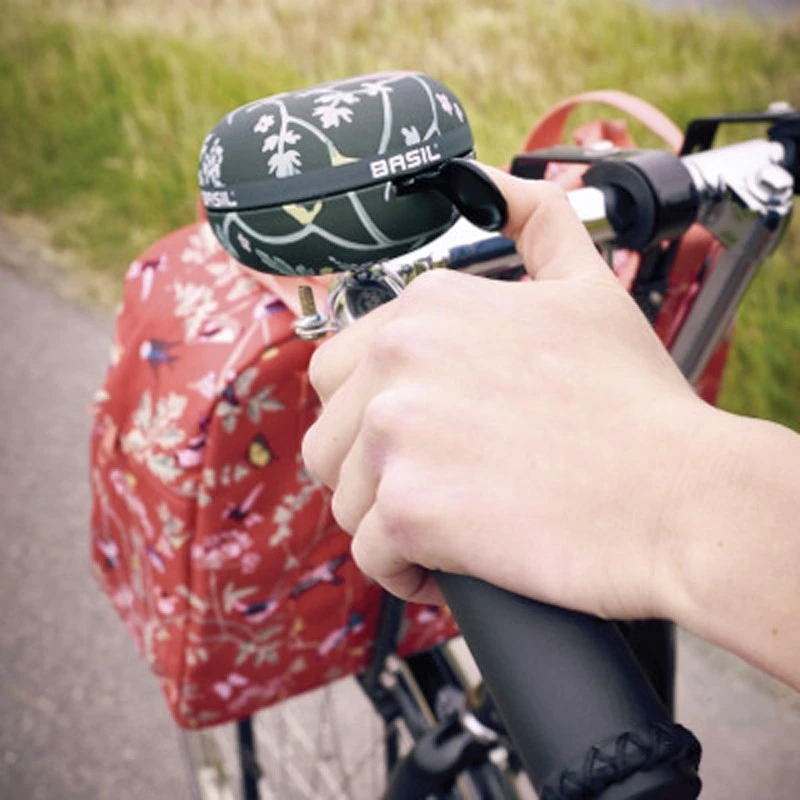 Basil - Wanderlust Sonnette Noir 80 Mm Pour Vélo 4 Basil - Wanderlust Sonnette Noir 80 Mm Pour Vélo – Image 2