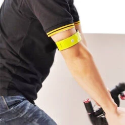 Brassard De Sécurité Avec LEDs Clignotant Pour Vélo Ou Jogging -Magasin De Vélos Zefal brassard de securite avec leds clignotant pour velo ou jogging 3