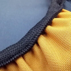 Couvre Selle Vélo En Matériau Recyclé Urban Proof Gris Jaune -Magasin De Vélos Zefal couvre selle velo en materiau recycle urban proof gris jaune 3