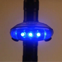 Eclairage Arrière Bleu Pour Vélo Avec Laser 11 Eclairage Arrière Bleu Pour Vélo Avec Laser -Magasin De Vélos Zefal eclairage arriere bleu pour velo avec laser 3