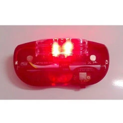 Eclairage Arrière Et Catadioptre Sur Porte-bagage De Vélo -Magasin De Vélos Zefal eclairage arriere et catadioptre sur porte bagage de velo 3