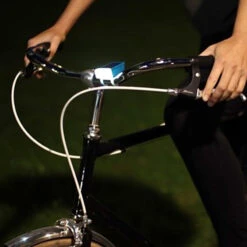 Eclairage Avant Et Arrière Solaire Pour Vélo LITTA 2 10 Eclairage Avant Et Arrière Solaire Pour Vélo LITTA 2 -Magasin De Vélos Zefal eclairage avant et arriere solaire pour velo litta 2 1 2