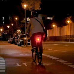 Éclairage Vélo à Batterie Arrière Sigma Blaze 3LED -Magasin De Vélos Zefal eclairage velo a batterie arriere sigma blaze 3led 3