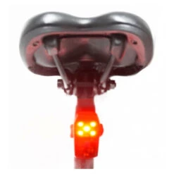 Feu Arrière Stop 5 LED Avec Cpateur De Mouvement Pour Vélo 7 Feu Arrière Stop 5 LED Avec Cpateur De Mouvement Pour Vélo -Magasin De Vélos Zefal feu arriere stop 5 led avec cpateur de mouvement pour velo 2