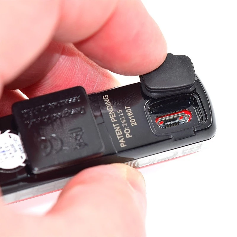 Feu Vélo Arrière Rechargeable USB Comet-X Pro Moon 7 Feu Vélo Arrière Rechargeable USB Comet-X Pro Moon – Image 5