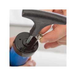 Silverline Pompe Plastique Pour Ballons De Football 10 Silverline Pompe Plastique Pour Ballons De Football -Magasin De Vélos Zefal pompe plastique pour ballons de football 3