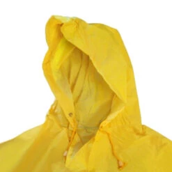 Poncho Pluie Avec Fenêtre Pour Lumière De Vélo -Magasin De Vélos Zefal poncho pluie avec fenetre pour lumiere de velo 2
