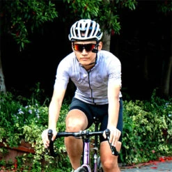 Rétroviseur B-Eye à Installer Sur Casque Ou Lunettes De Cyclistes 11 Rétroviseur B-Eye à Installer Sur Casque Ou Lunettes De Cyclistes -Magasin De Vélos Zefal retroviseur b eye a installer sur casque ou lunettes de cyclistes 3