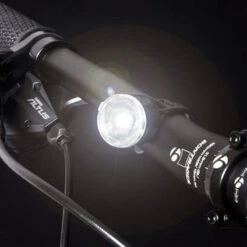 Set Feux Vélo à Piles Avant Et Arrière Dot Spanninga -Magasin De Vélos Zefal set feux velo a piles avant et arriere dot spanninga 2