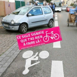 Sticker Ce Sigle Signifie Que T'as Rien à Faire Là -Magasin De Vélos Zefal sticker ce sigle signifie que t as rien a faire la 1